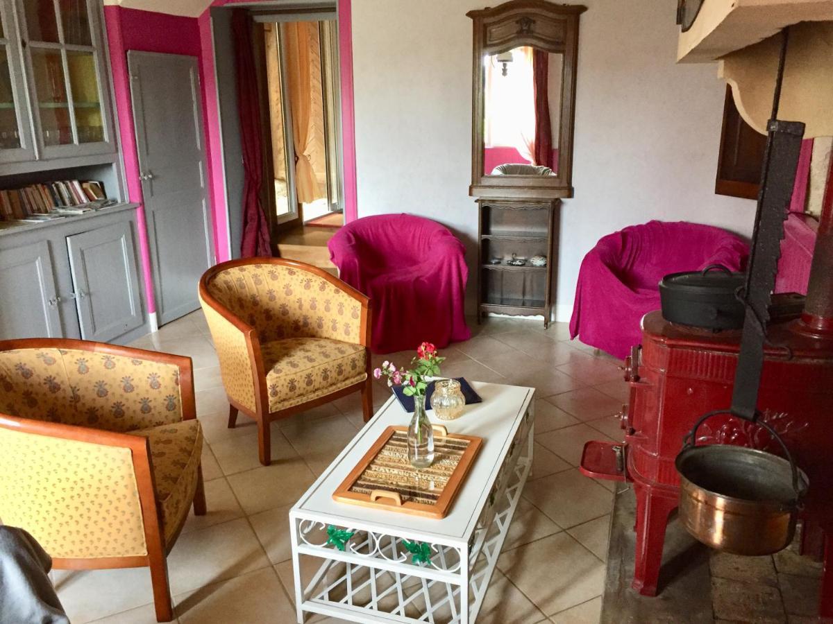 Vila Les Deux Licornes Anchenoncourt-et-Chazel Exteriér fotografie