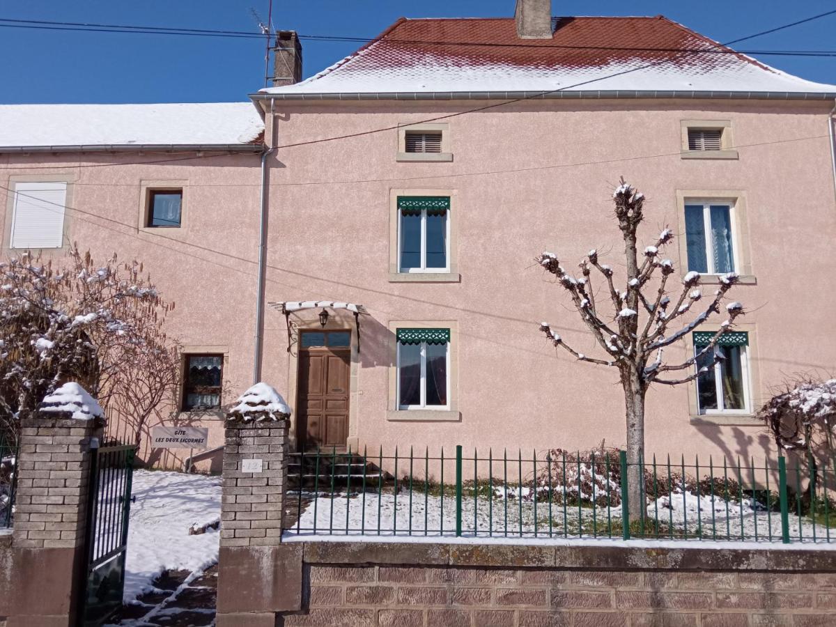 Vila Les Deux Licornes Anchenoncourt-et-Chazel Exteriér fotografie